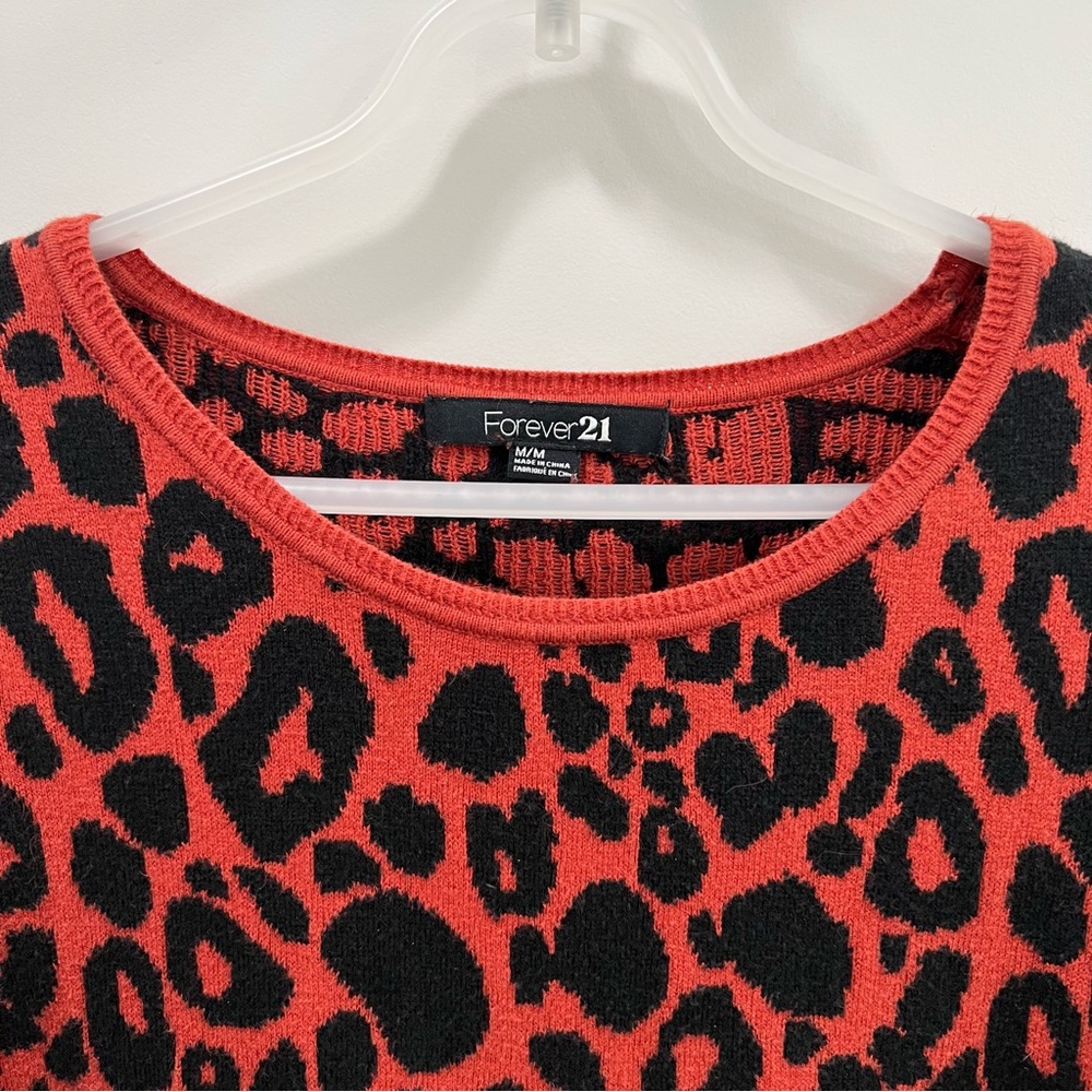 Forever 21 Animal Print Sweater Size M - Picture 3 of 6